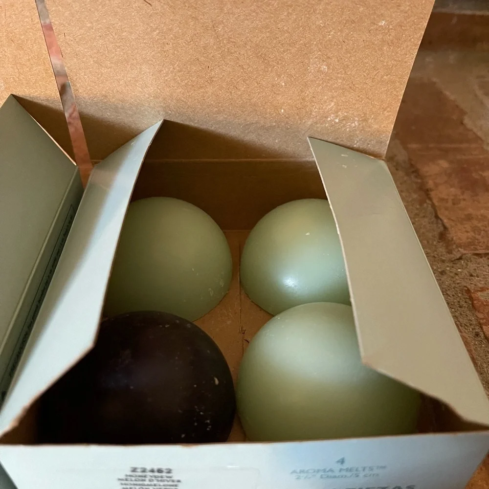 2 Boxes of Partylite Aroma Melt Candles - Picture 3 of 4